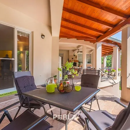 Gasthuis House In A Quiet Location Near Pula 3*