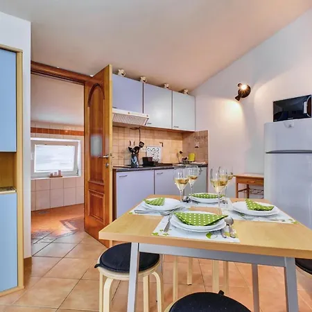 Guest house House Vinkuran