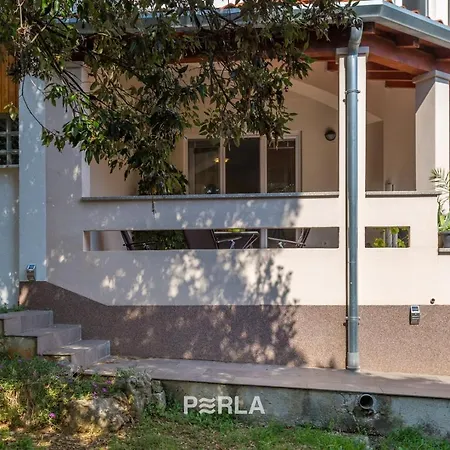 House In A Quiet Location Near Pula Gasthuis