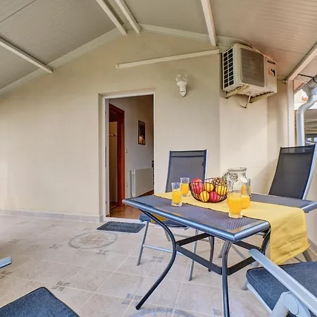 House Guest house Vinkuran
