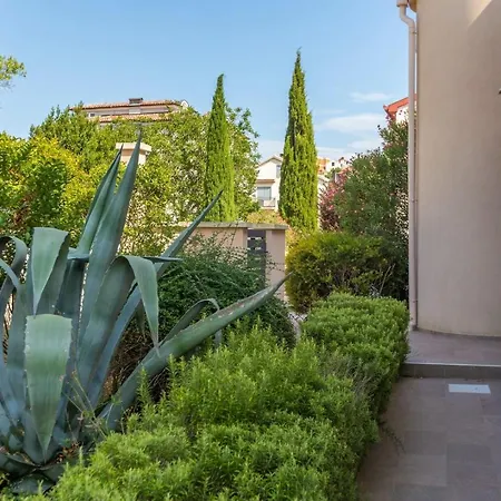 Guest house House In A Quiet Location Near Pula