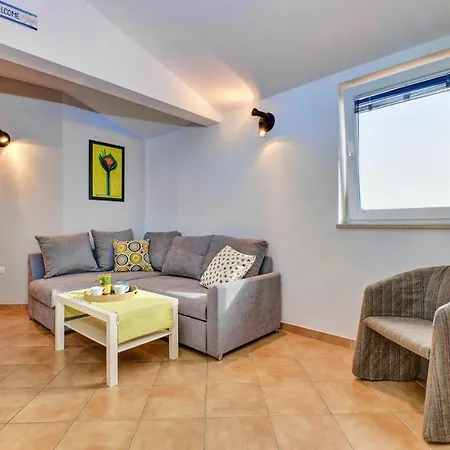 Guest house House In A Quiet Location Near Pula
